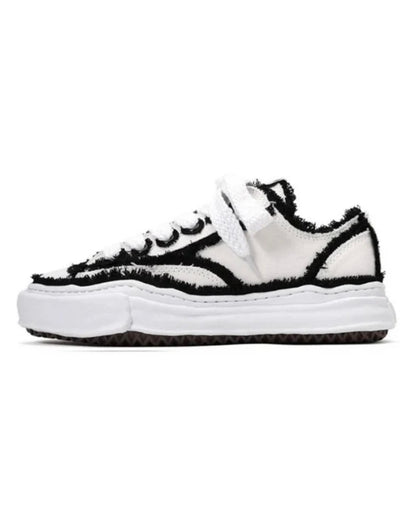 Viral Low-Top Sneaker