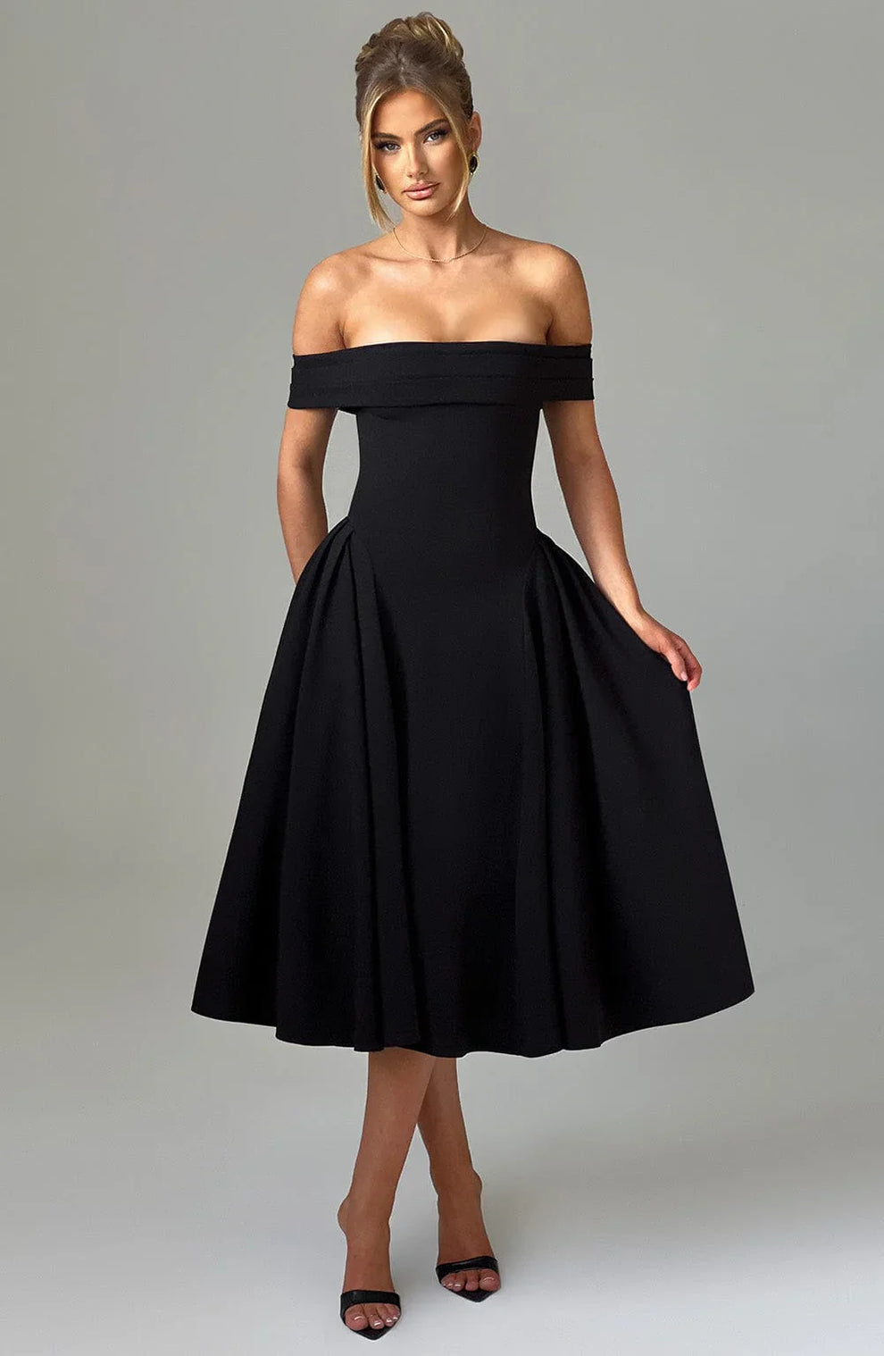Loura Elegant Mini Dress